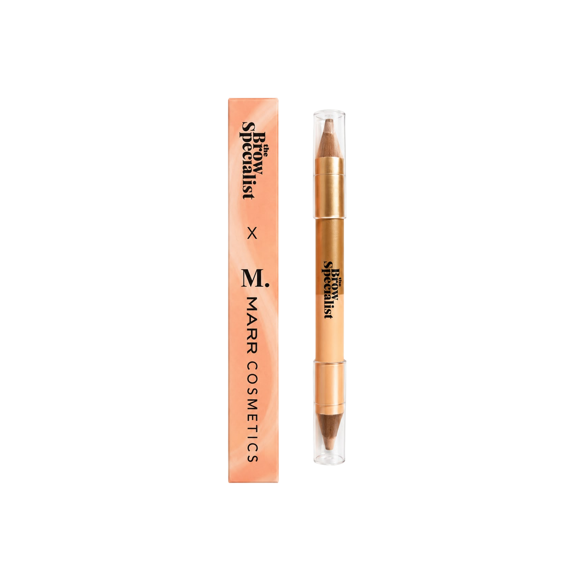 MARR Highlighter Pencil: goudkleurig dubbelzijdig potlood met transparante dopjes, naast de perzikkleurige doos met the Brow Specialist x M. MARR COSMETICS.